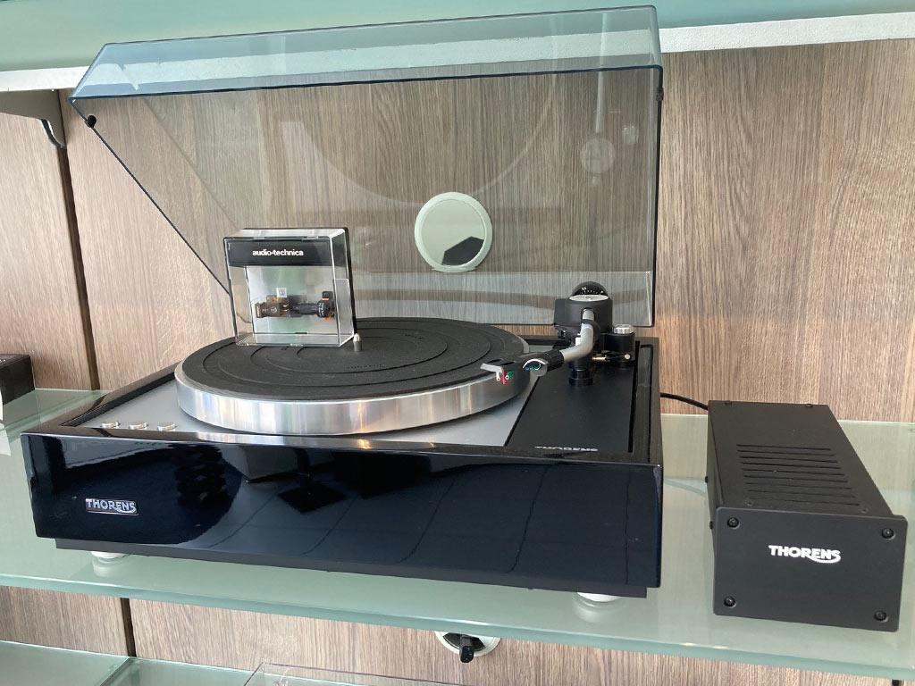 Aanbieding Thorens TD 1600 incl. TP160 en AT-VM750SH platenspeler zwart (Buitenkans)